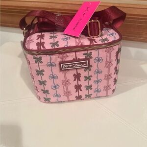 Betsey Johnson NWT Burgundy/Pink "Bows" Zip Around Insulated Lunch Tote